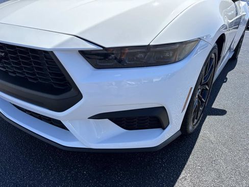 Used 2025 Ford Mustang Coupe image 13