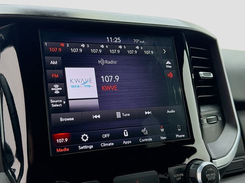 Used 2020 RAM 1500 Big Horn AWD/4WD image 11