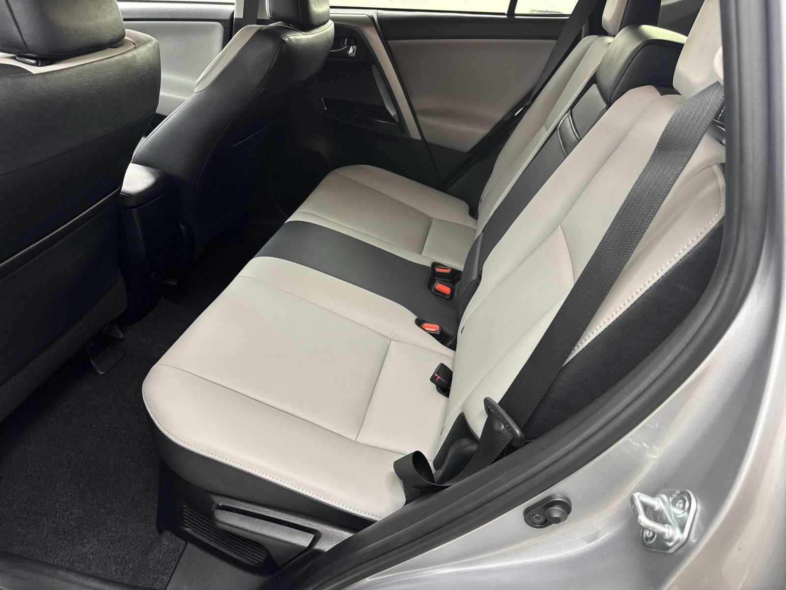 Used 2017 Toyota RAV4 Limited AWD/4WD image 36