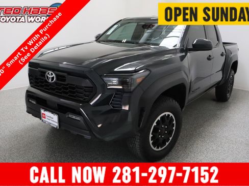 Certified 2025 Toyota Tacoma TRD Off-Road AWD/4WD image 1