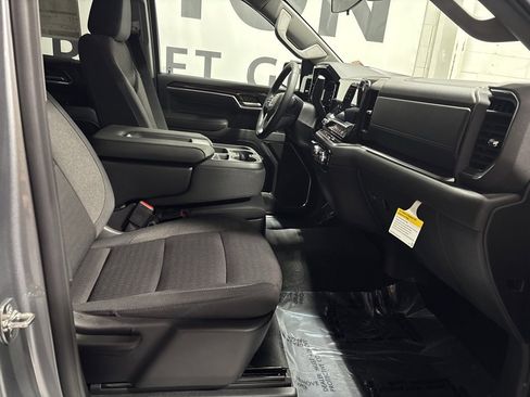 New 2026 GMC Sierra 1500 SLE w/ Preferred Package image 27