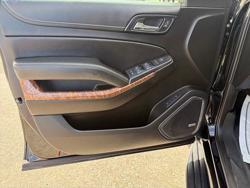 Used 2019 Chevrolet Suburban Premier image 28