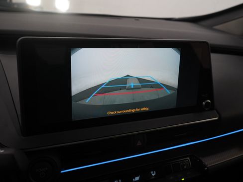 Used 2025 Toyota Prius Limited image 19