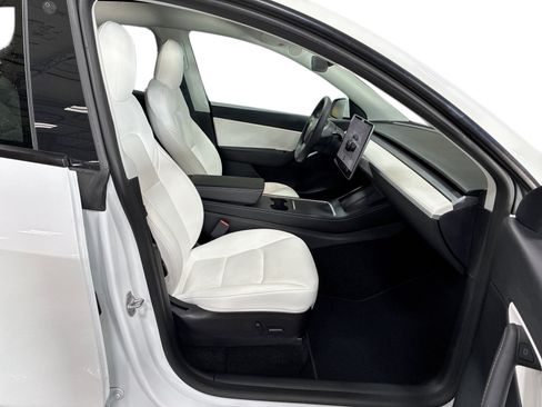 Certified 2022 Tesla Model Y Performance AWD/4WD image 13