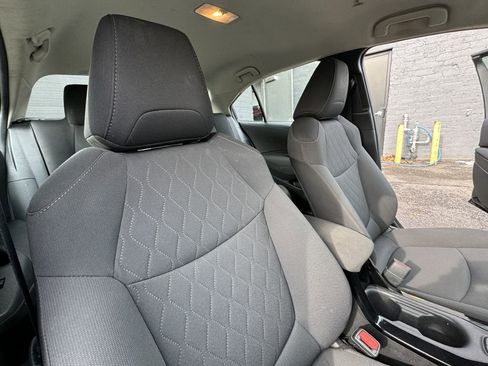 Used 2021 Toyota Corolla LE image 16