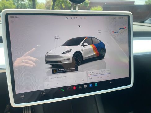 Used 2022 Tesla Model Y Performance AWD/4WD image 17