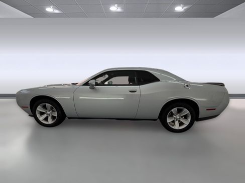 Used 2023 Dodge Challenger SXT RWD image 2
