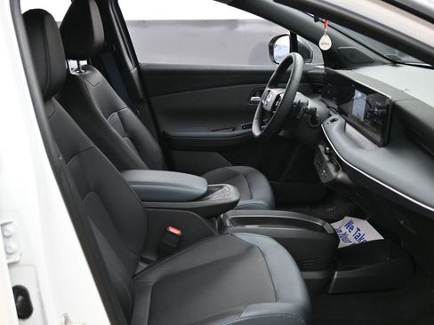 Used 2026 Nissan Leaf SV+ w/ Floor Mat Package (SV+) FWD image 32