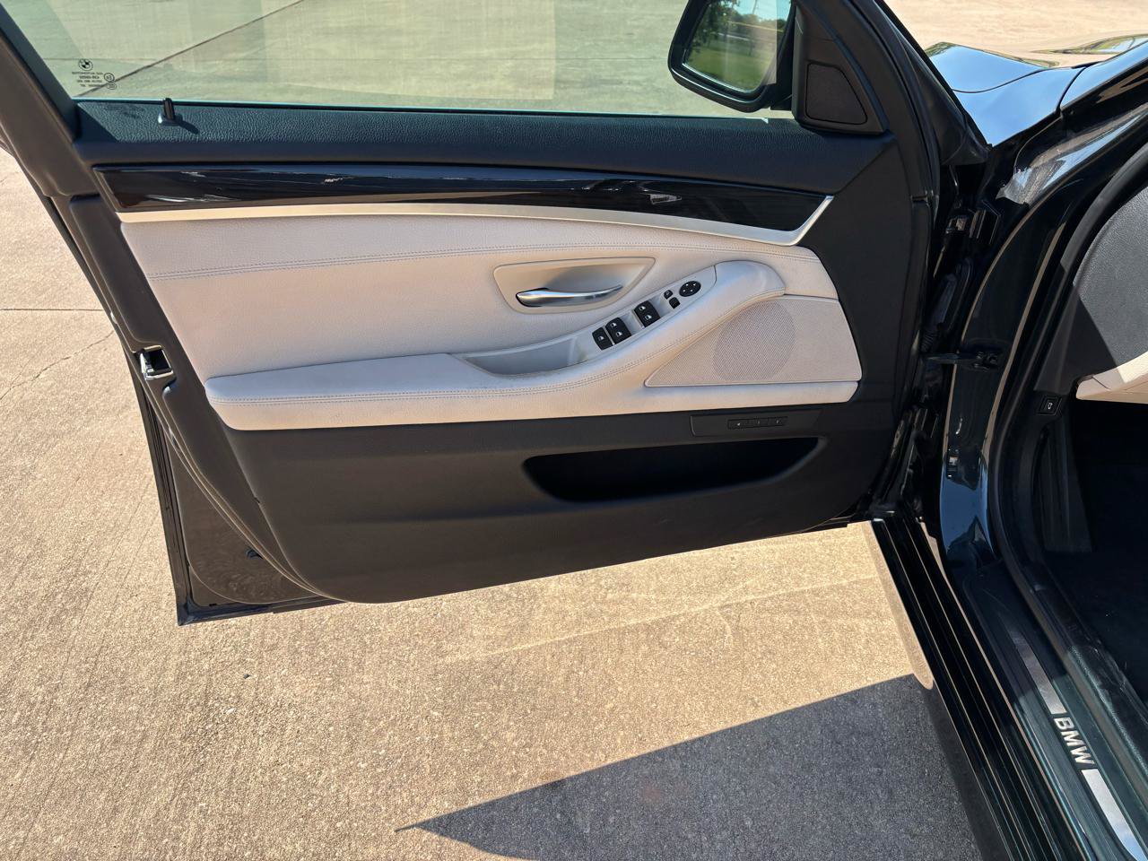 Used 2011 BMW 528i Sedan RWD image 11