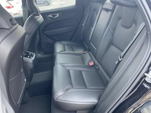 Used 2025 Volvo XC60 B5 Ultra AWD/4WD image 10
