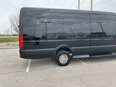 Used 2023 Mercedes-Benz Sprinter 3500 image 25