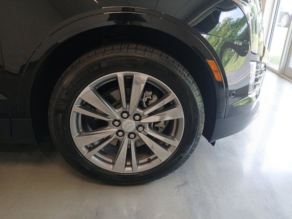 Certified 2025 Cadillac XT5 Premium Luxury w/ Technology Package AWD/4WD image 7