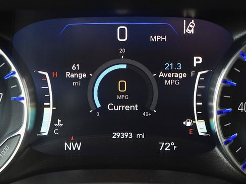 Used 2025 Chrysler Pacifica Select FWD image 7