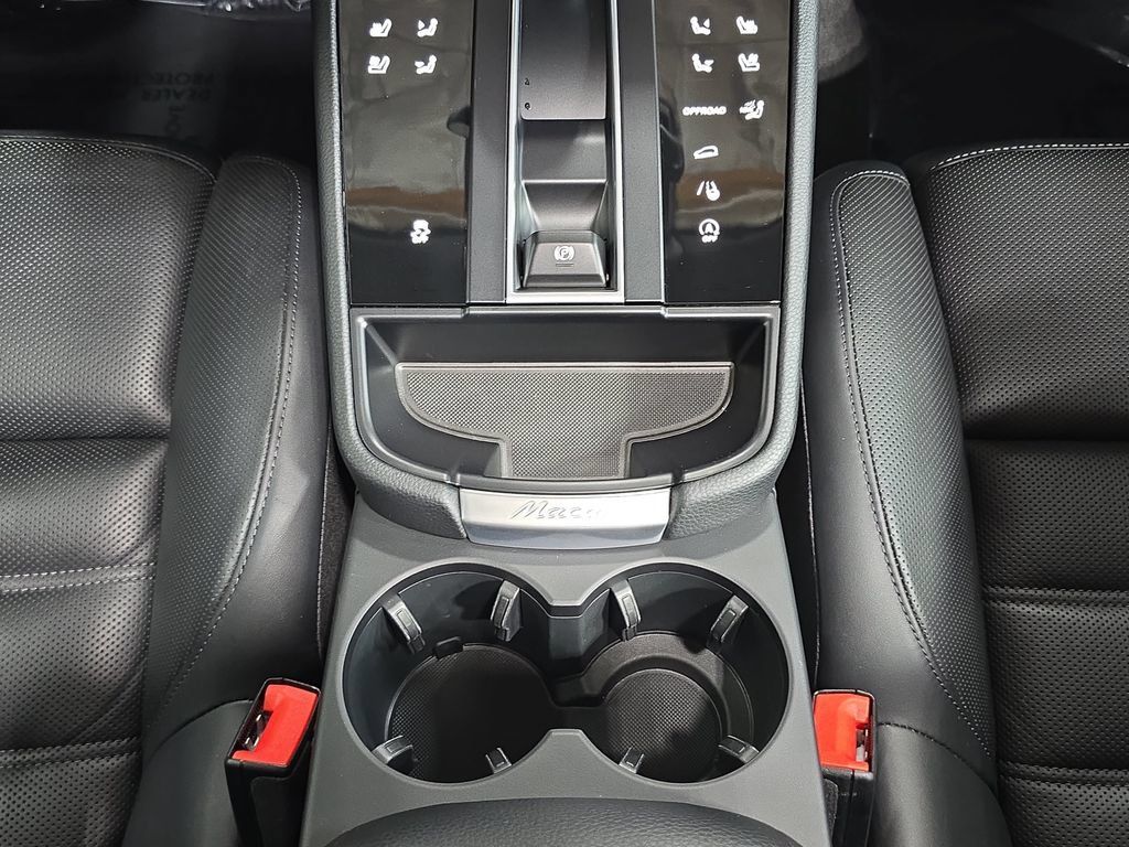 Certified 2026 Porsche Macan AWD/4WD image 20