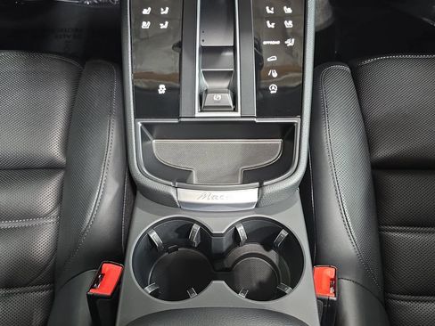Certified 2026 Porsche Macan AWD/4WD image 20