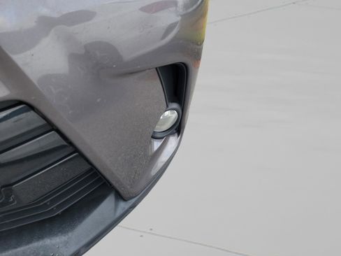 Used 2018 Toyota Highlander SE image 9