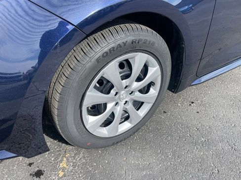 Used 2024 Toyota Corolla LE image 3