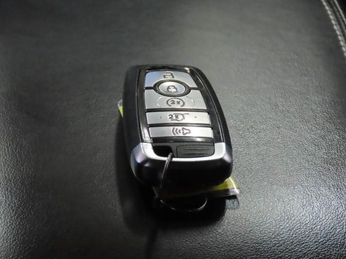 Used 2023 Ford Explorer Limited w/ Limited Technology Package RWD image 19