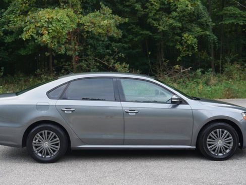 Used 2015 Volkswagen Passat 1.8T S FWD image 7