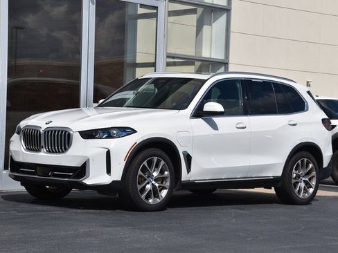 Used 2024 BMW X5 xDrive50e image 14