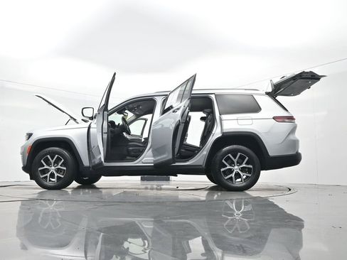 Used 2023 Jeep Grand Cherokee L Limited image 47