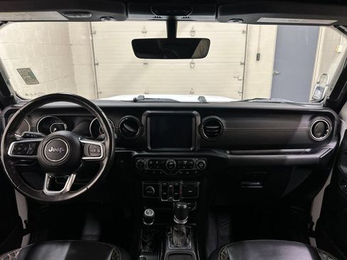 Used 2021 Jeep Gladiator Overland AWD/4WD image 18