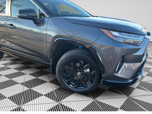 Used 2025 Toyota RAV4 XSE w/ Advanced Technology Package image 20