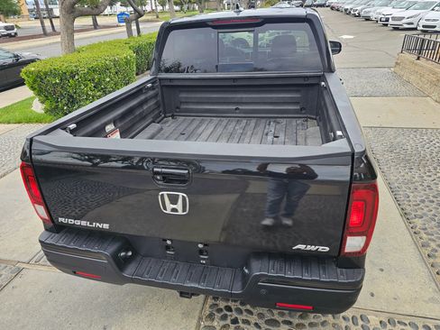 Used 2017 Honda Ridgeline Black Edition image 15