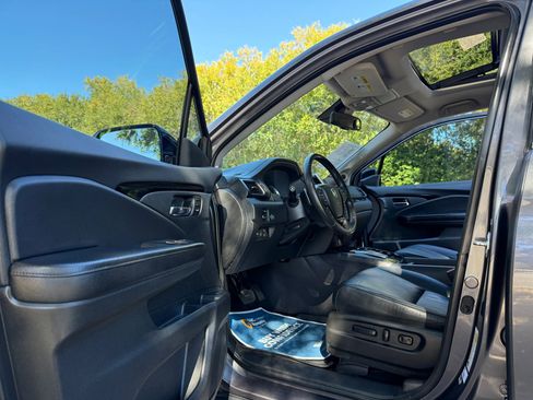 Used 2018 Honda Pilot Touring image 8