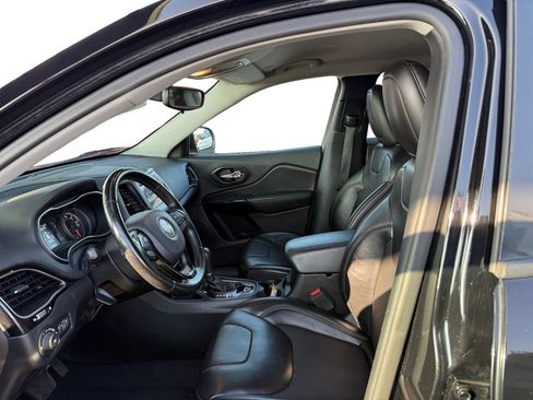 Used 2021 Jeep Cherokee Latitude Plus FWD image 10