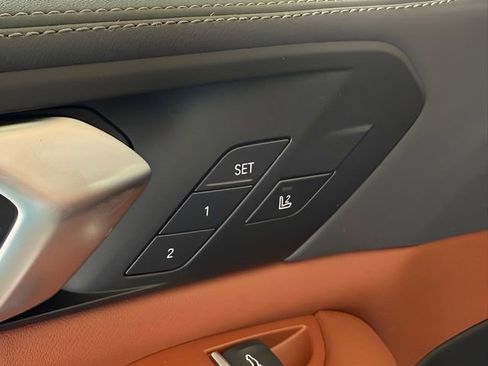 Used 2026 BMW X5 sDrive40i w/ M Sport Package image 16