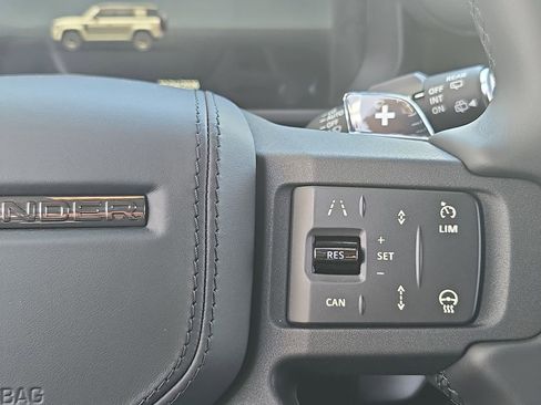 New 2026 Land Rover Defender 110 OCTA AWD/4WD image 18