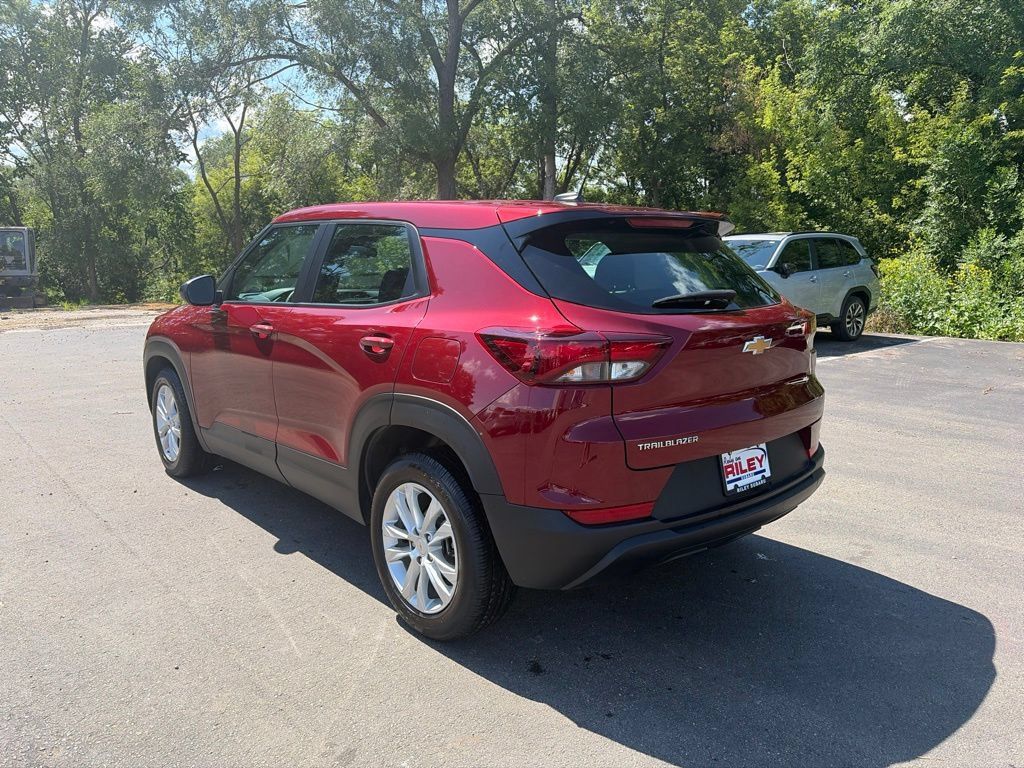 Used 2023 Chevrolet TrailBlazer LS FWD image 5