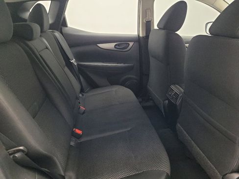 Used 2019 Nissan Rogue Sport S image 19