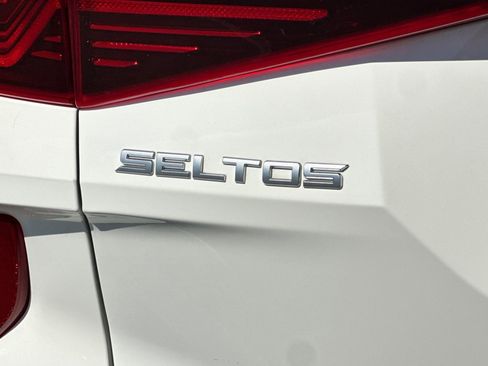 Used 2022 Kia Seltos S image 21