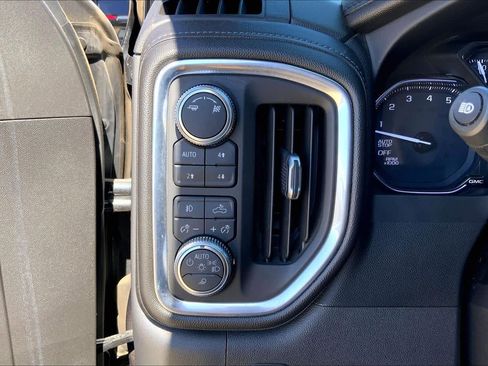 Used 2019 GMC Sierra 1500 SLT w/ SLT Premium Plus Package image 32