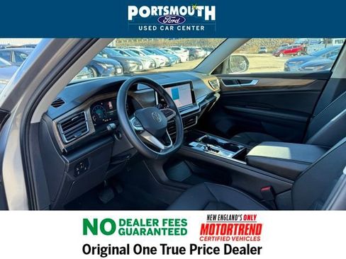 Used 2025 Volkswagen Atlas SE image 4