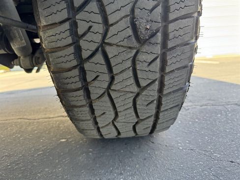 Used 2017 RAM 1500 Classic SLT image 32