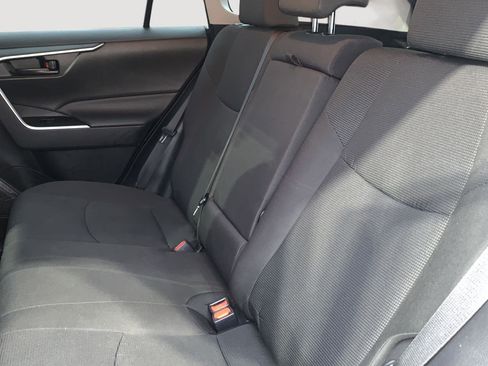 Used 2021 Toyota RAV4 LE image 16