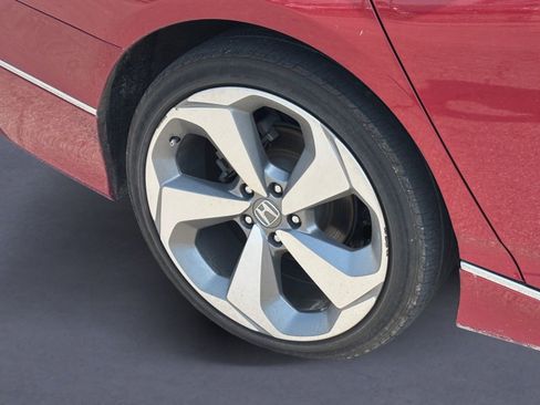 Used 2019 Honda Accord Touring image 3