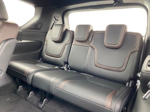 New 2025 Nissan Armada SL w/ Captain's Chari Seat Package image 17
