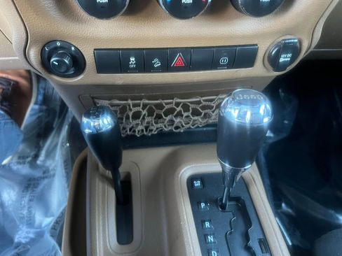 Used 2011 Jeep Wrangler Rubicon w/ PWR Convenience Group image 24