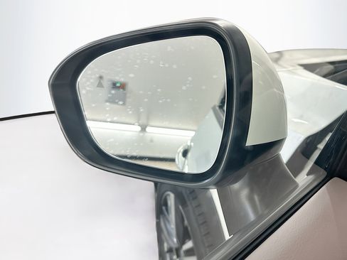 Used 2023 Nissan Rogue SL w/ SL Premium Package image 16