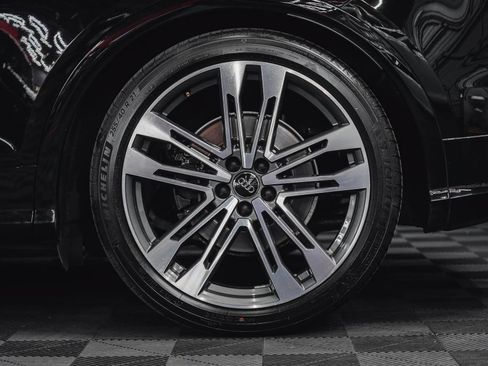Used 2018 Audi SQ5 Premium Plus w/ Navigation Package AWD/4WD image 12