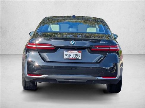 Used 2025 BMW 530i w/ Premium Package image 7