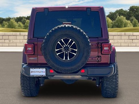 Used 2021 Jeep Wrangler Unlimited Sahara w/ Cold Weather Group AWD/4WD image 4