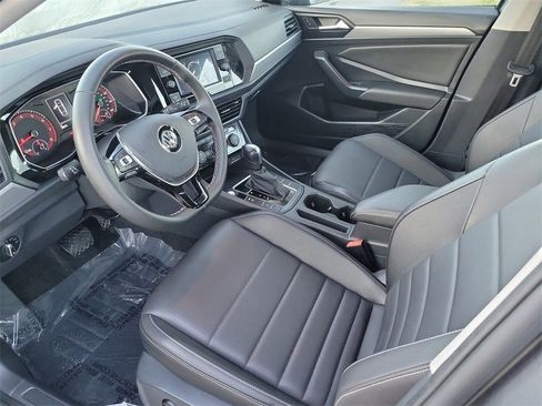 Certified 2021 Volkswagen Jetta SE image 13