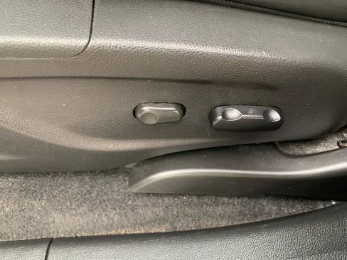 Certified 2022 Chevrolet Trax LT w/ LT Convenience Package image 22