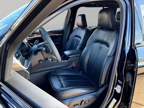 Used 2025 Jeep Grand Cherokee Limited w/ Luxury Tech Group II AWD/4WD image 7