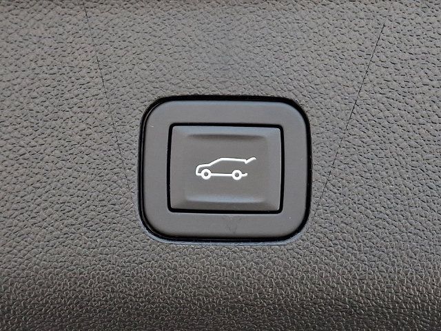 Used 2025 Chevrolet Suburban LT w/ Comfort Package AWD/4WD image 32